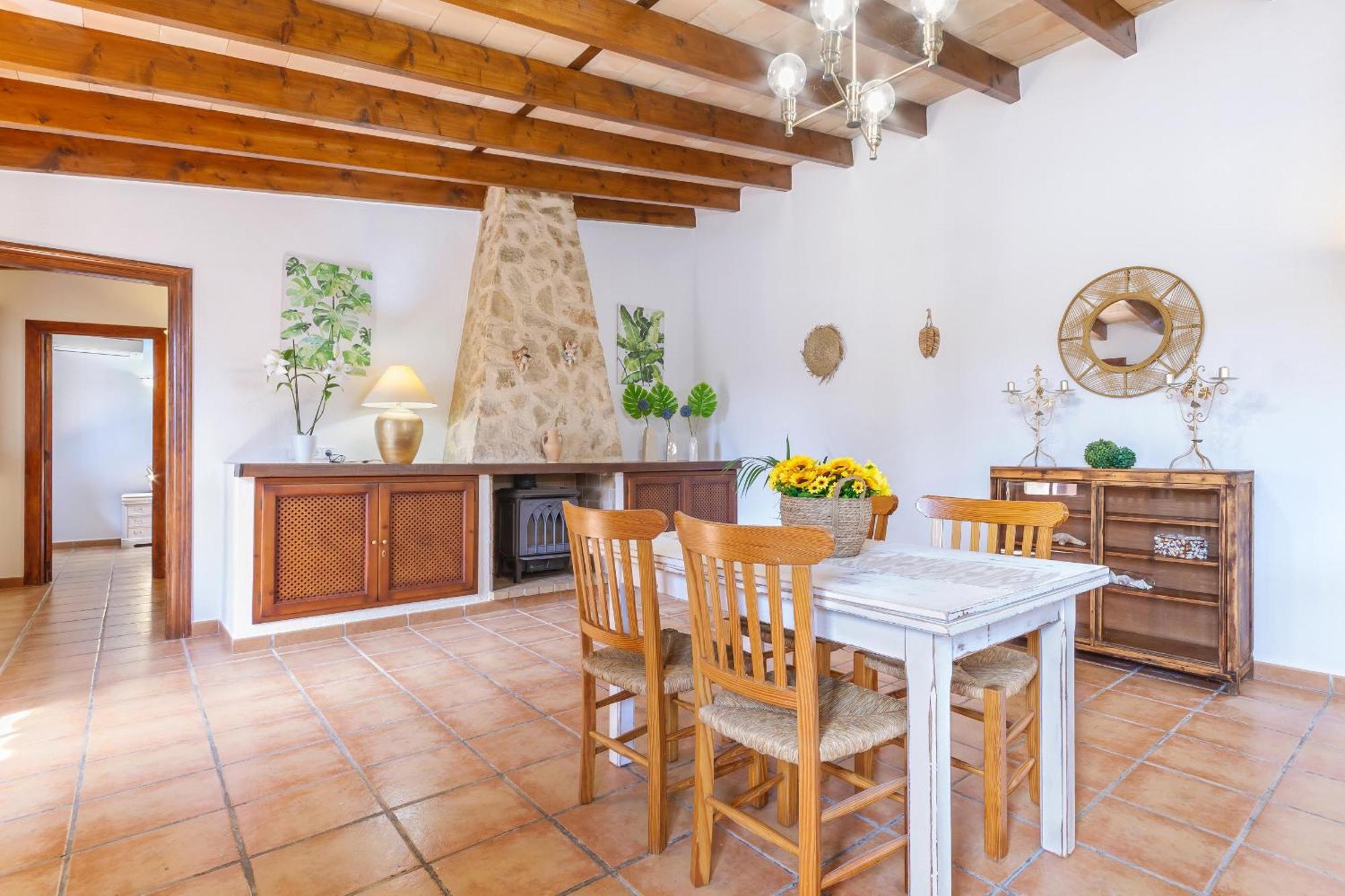 Marilen Villa *